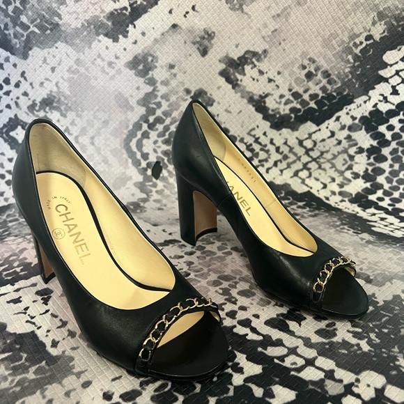 CHANEL NIB G31531 Size 36 Women's Black Peep Toe Pump Chain Lambskin Black new - Picture 1 of 8